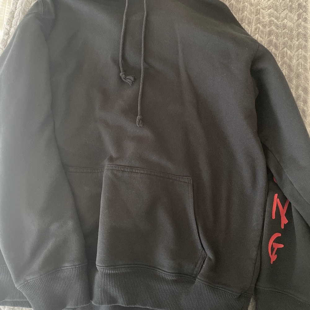 black brandy melville sweatshirt